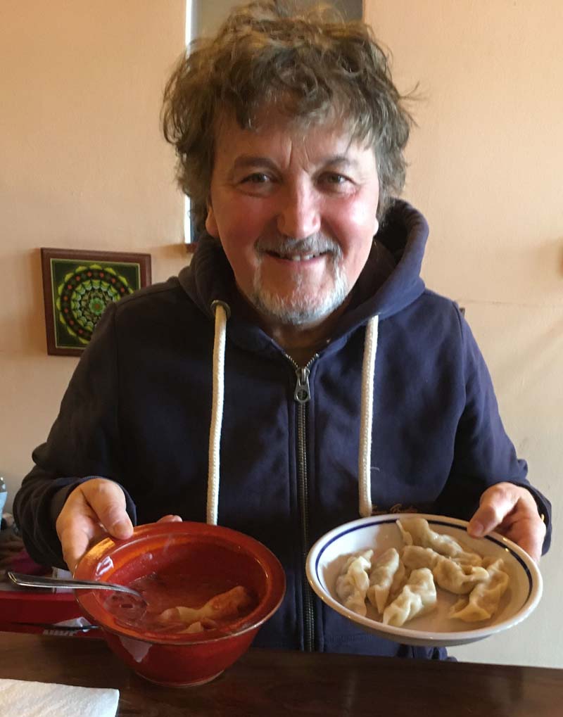 Céklaleves pelmenyivel (Scherer Péter)