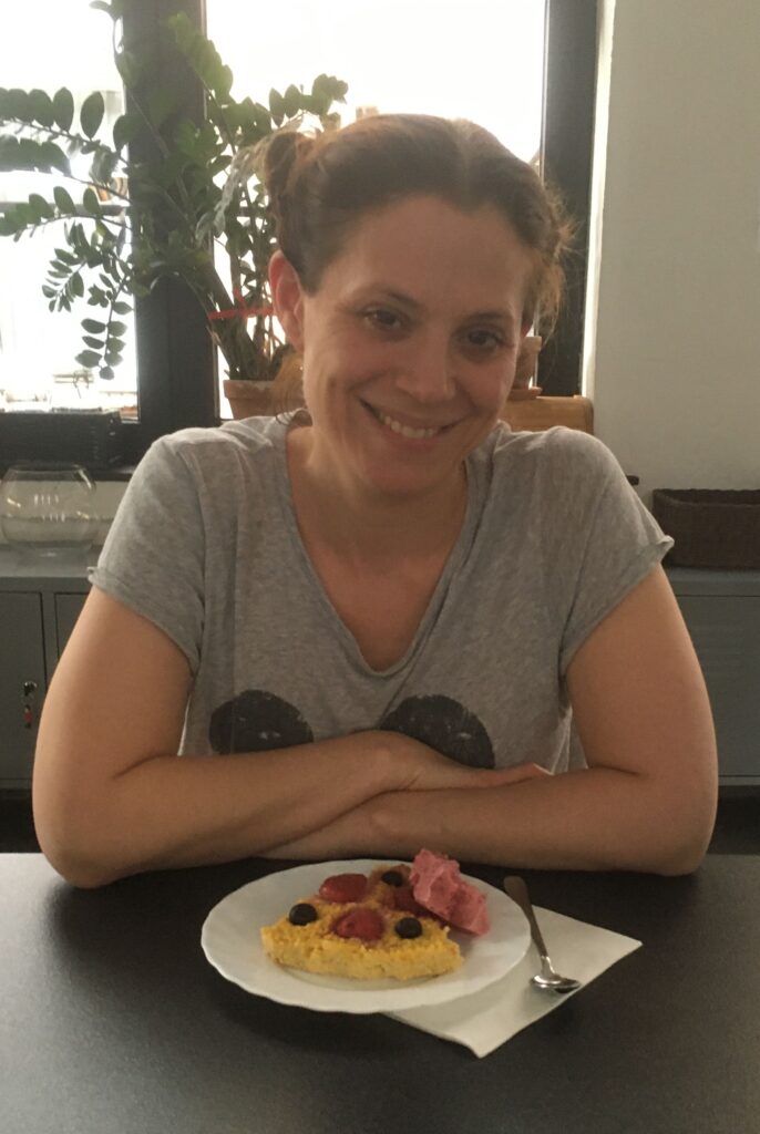 Kölestorta gyümölcsökkel (Szinetár Dóra)