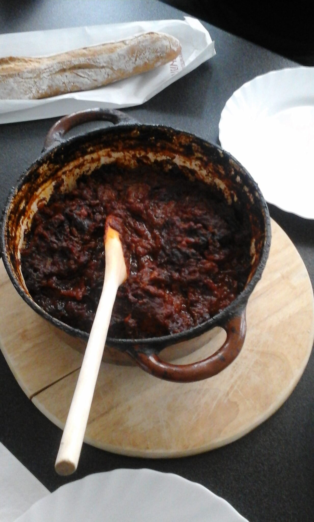 Fűszeres, paradicsomos ököruszály (Lackfi János)