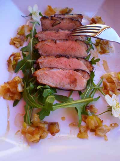 Borjúmáj karamellizált gyümölcsökkel